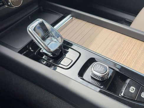 New 2026 Volvo XC60 B5 Plus w/ Protection Package Premier image 17