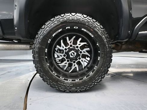 Used 2024 Chevrolet Silverado 3500 High Country w/ Technology Package image 17