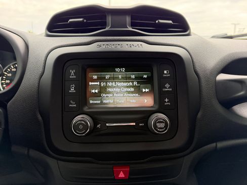 Used 2016 Jeep Renegade 75th Anniversary image 12