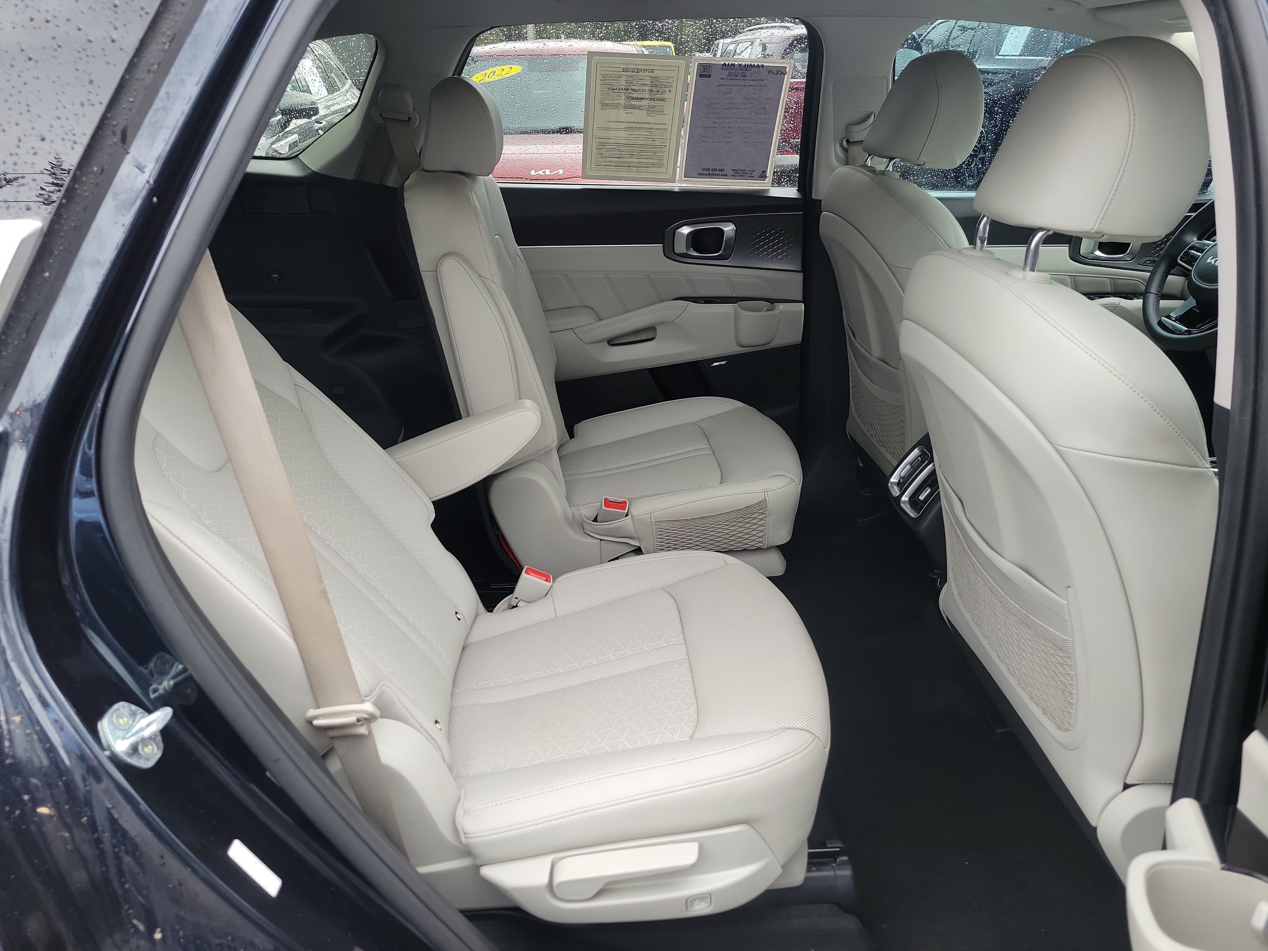 Certified 2022 Kia Sorento SX Prestige w/ Panoramic Sunroof Package AWD/4WD image 10