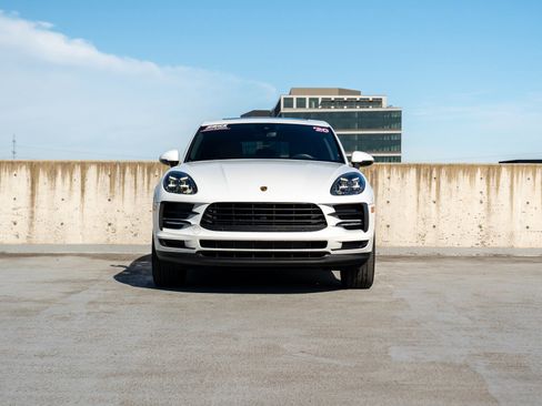 Used 2020 Porsche Macan AWD/4WD image 2