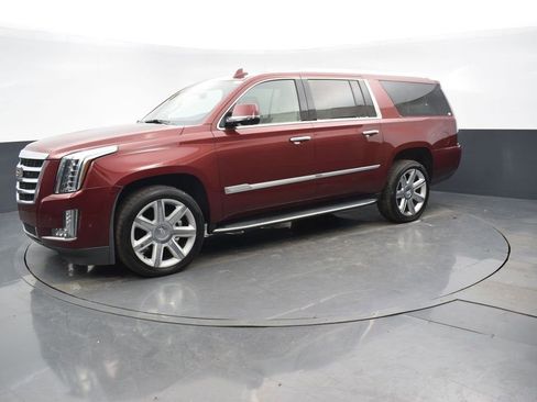 Used 2020 Cadillac Escalade ESV Premium Luxury image 2