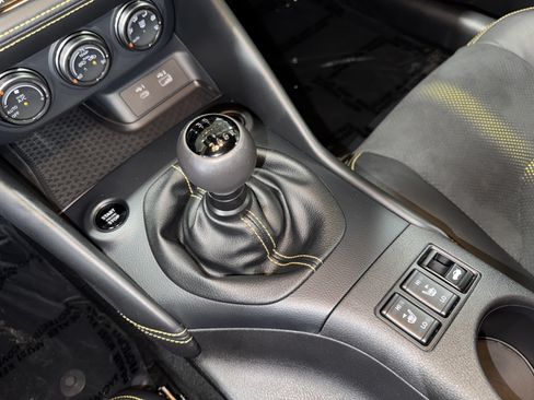 Used 2023 Nissan Z w/ Floor Mat Package (L93) RWD image 25