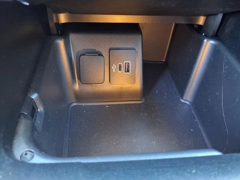 New 2025 Ford Explorer Active image 11