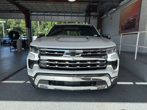 Used 2023 Chevrolet Silverado 1500 LTZ w/ LTZ Convenience Package II image 32