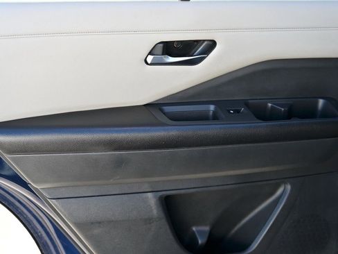 Used 2023 Nissan Pathfinder SL w/ SL Premium Package image 13