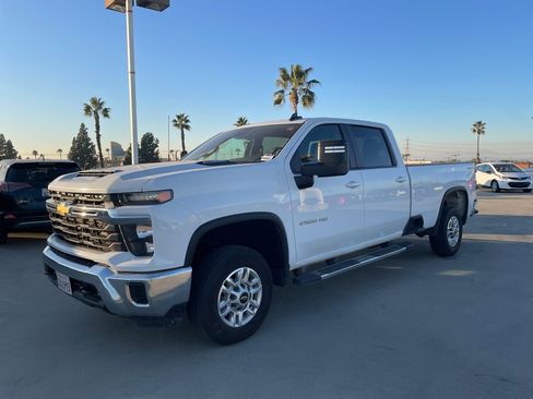 Used 2024 Chevrolet Silverado 2500 LT image 5