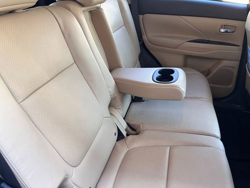 Used 2015 Mitsubishi Outlander GT image 30