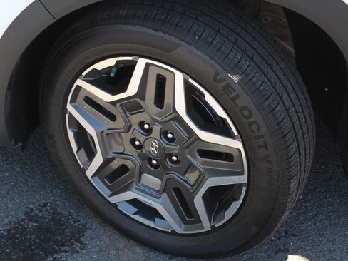 Used 2023 Hyundai Santa Fe Limited AWD/4WD image 25