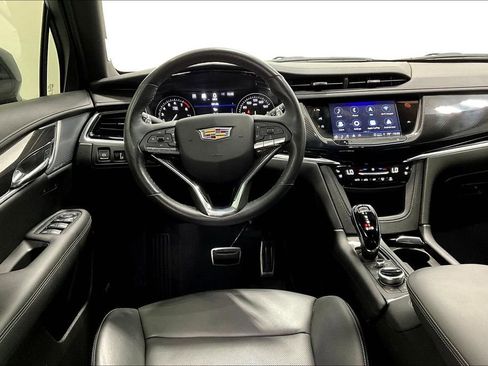 Used 2024 Cadillac XT6 Sport w/ Technology Package image 7