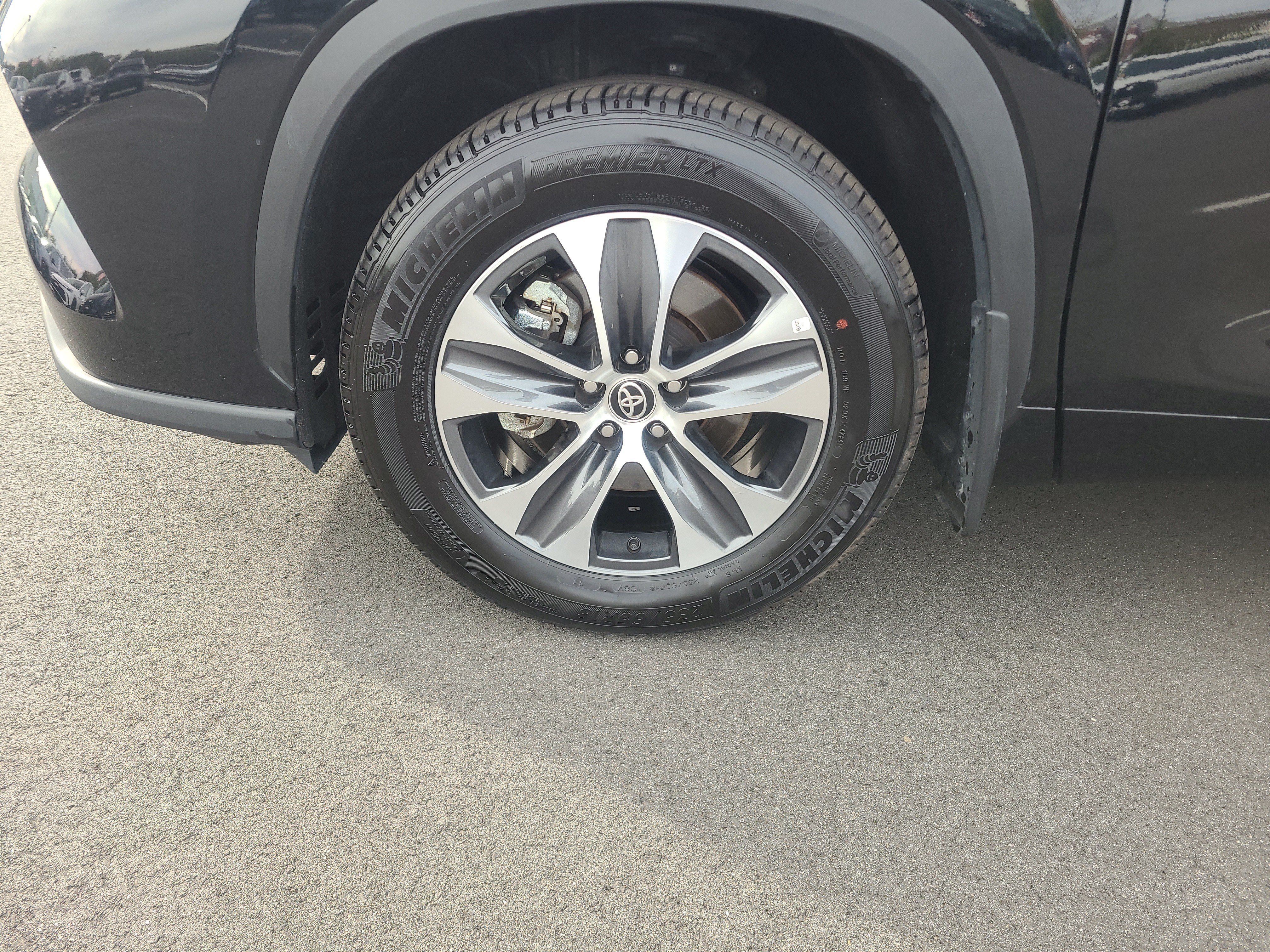 Certified 2026 Toyota Highlander XLE AWD/4WD image 9