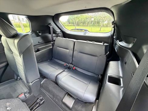 Used 2025 Mitsubishi Outlander SE image 17