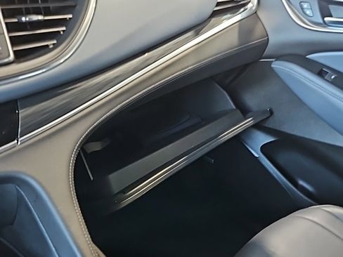 Used 2024 Buick Enclave Premium image 32