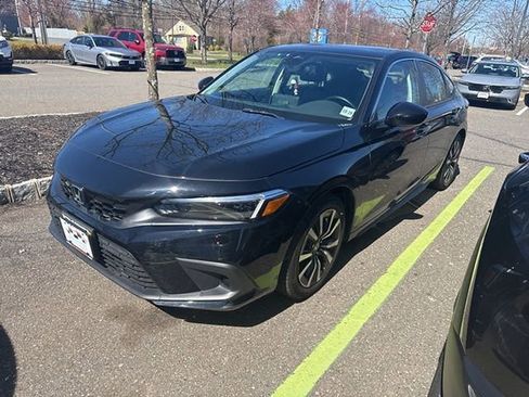 Used 2024 Honda Civic EX-L image 2