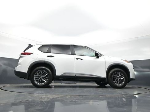 Used 2025 Nissan Rogue S FWD image 25