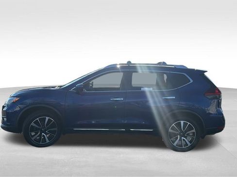 Used 2018 Nissan Rogue SL w/ Premium Package image 4