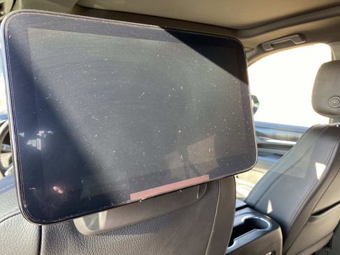 Used 2022 GMC Yukon XL Denali w/ Denali Ultimate Package image 10