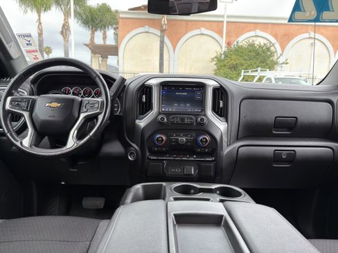 Used 2021 Chevrolet Silverado 1500 LT AWD/4WD image 23