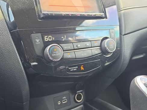 Used 2018 Nissan Rogue SV FWD image 27