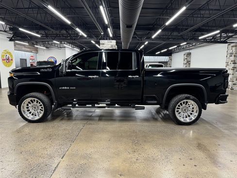Used 2020 Chevrolet Silverado 2500 High Country w/ Z71 Off-Road Package image 4
