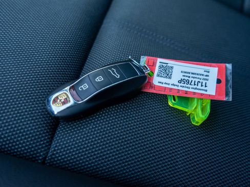 Used 2022 Porsche Macan image 30