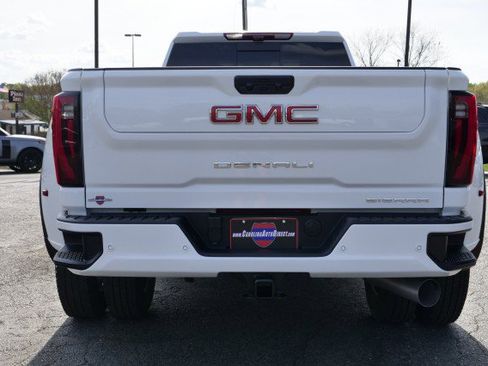 Used 2026 GMC Sierra 3500 Denali w/ Denali Reserve Package image 19