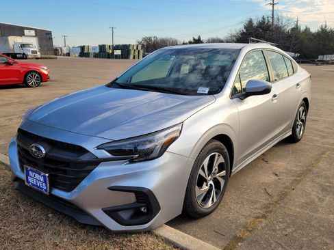 Used 2025 Subaru Legacy Premium image 1