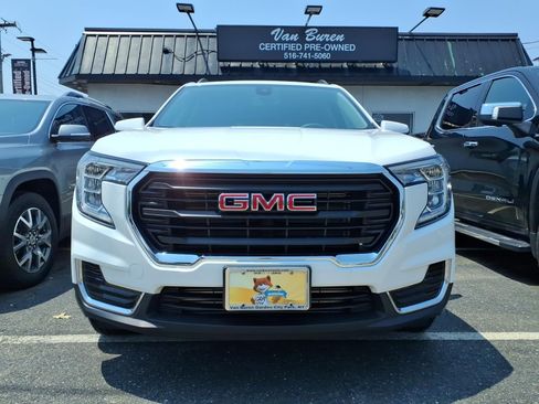 Used 2024 GMC Terrain SLE w/ Driver Convenience Package AWD/4WD image 2