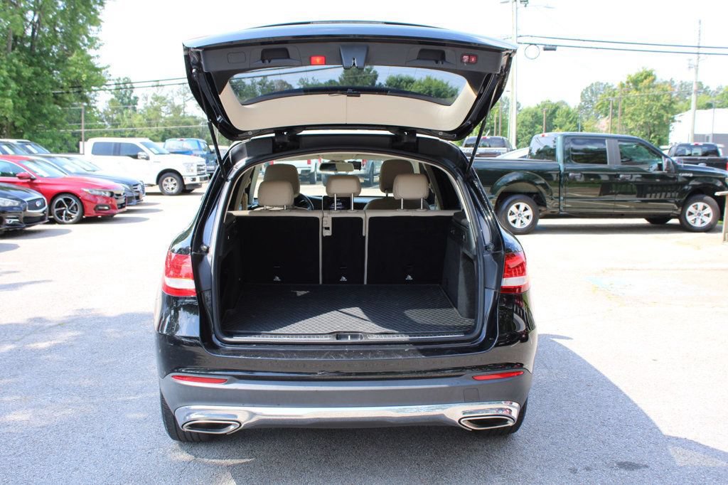 Used 2019 Mercedes-Benz GLC 300 4MATIC image 9