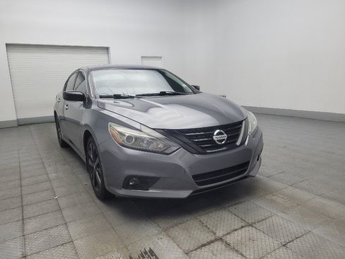Used 2018 Nissan Altima 2.5 SR w/ SR Midnight Edition FWD image 13