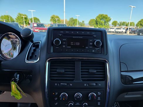 Used 2017 Dodge Grand Caravan SE w/ Power Window Group FWD image 24