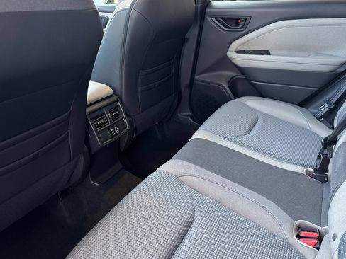 Used 2025 Subaru Forester Premium AWD/4WD image 17