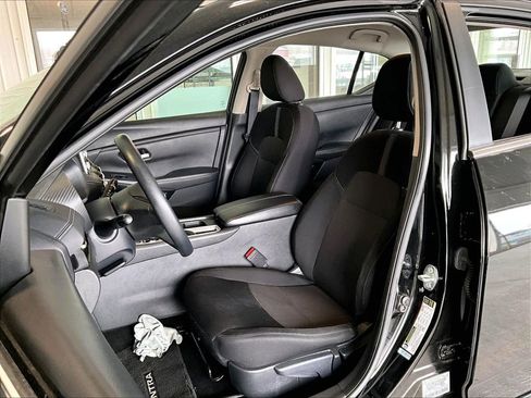 Used 2024 Nissan Sentra SV image 10