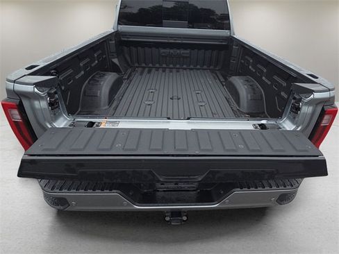 Used 2025 GMC Sierra 2500 Denali image 21