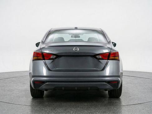 Used 2025 Nissan Altima 2.5 SV FWD image 7