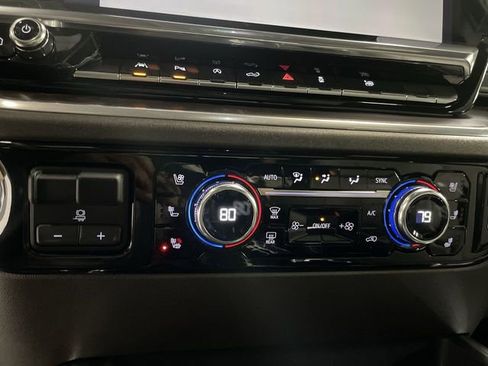 Used 2025 GMC Sierra 1500 SLT w/ SLT Premium Package image 19