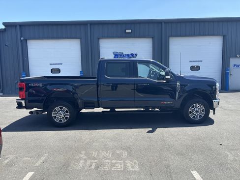 Used 2024 Ford F350 Lariat w/ Camper Package image 2