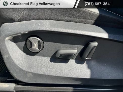 Used 2024 Volkswagen Tiguan SE R-Line AWD/4WD image 24