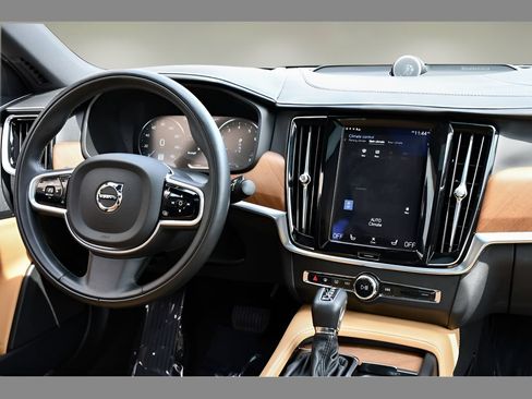 Used 2017 Volvo S90 T6 Inscription w/ Vision Package AWD/4WD image 19