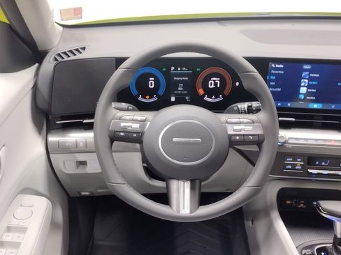 Used 2025 Hyundai Kona SEL AWD/4WD image 27