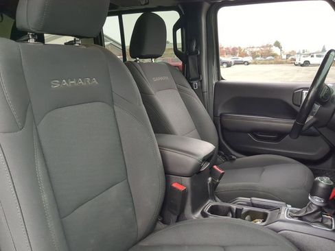 Used 2020 Jeep Wrangler Unlimited Sahara image 8
