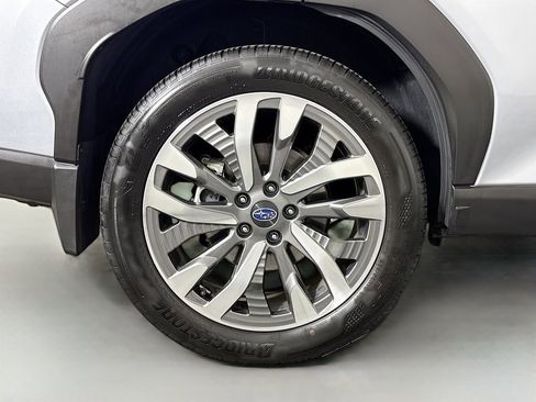 Used 2025 Subaru Forester Touring AWD/4WD image 36