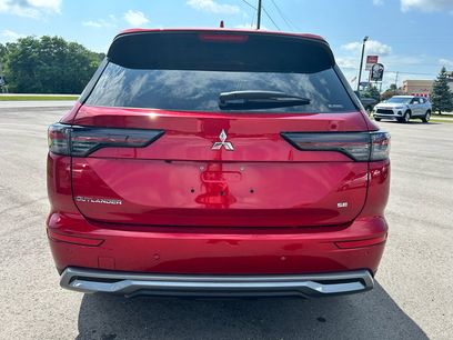 New 2025 Mitsubishi Outlander SE