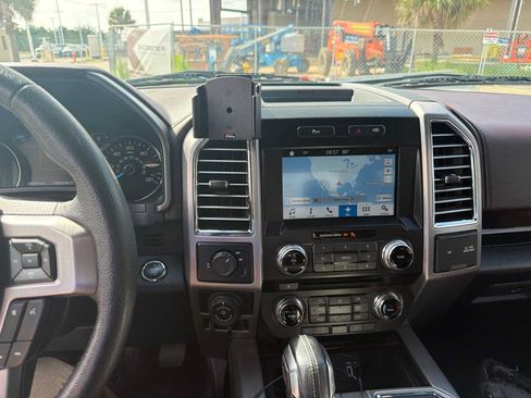 Used 2016 Ford F150 Platinum w/ Equipment Group 701A Luxury RWD image 6