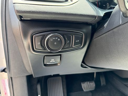 Used 2018 Lincoln MKZ Premiere image 16