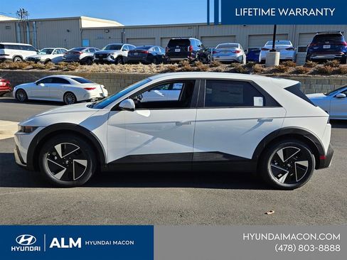 New 2026 Hyundai Ioniq 5 SE RWD image 3