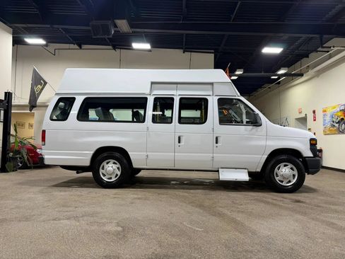 Used 2014 Ford E-250 and Econoline 250 Extended w/ Power Group RWD image 5