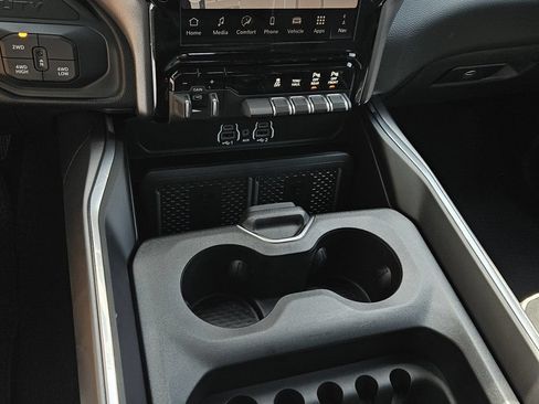 New 2026 RAM 2500 Laramie w/ Night Edition AWD/4WD image 18