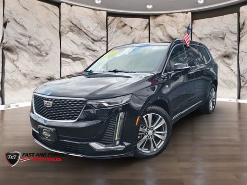 Used 2021 Cadillac XT6 Premium Luxury AWD/4WD image 2