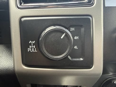 Used 2019 Ford F350 Lariat w/ Lariat Value Package AWD/4WD image 15